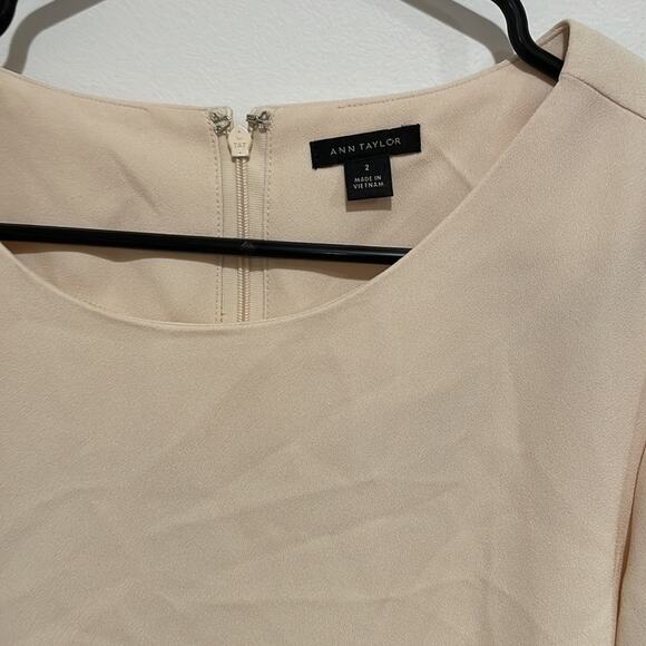 Ann Taylor cream 3/4 feather sleeve blouse size 2 - Picture 4 of 7